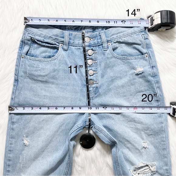 Free People Distressed Buttonfly Light Wash Cropped Skinny Jeans - Picture 13 of 14